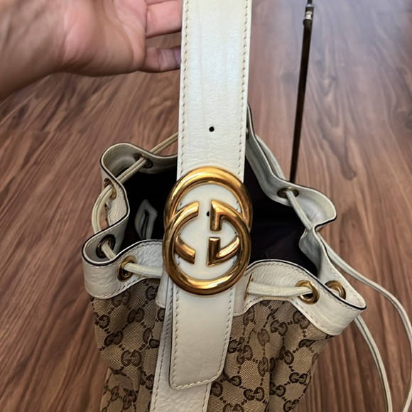 A301- 💯% authentic Gucci shoulder bag - Picture 10 of 16
